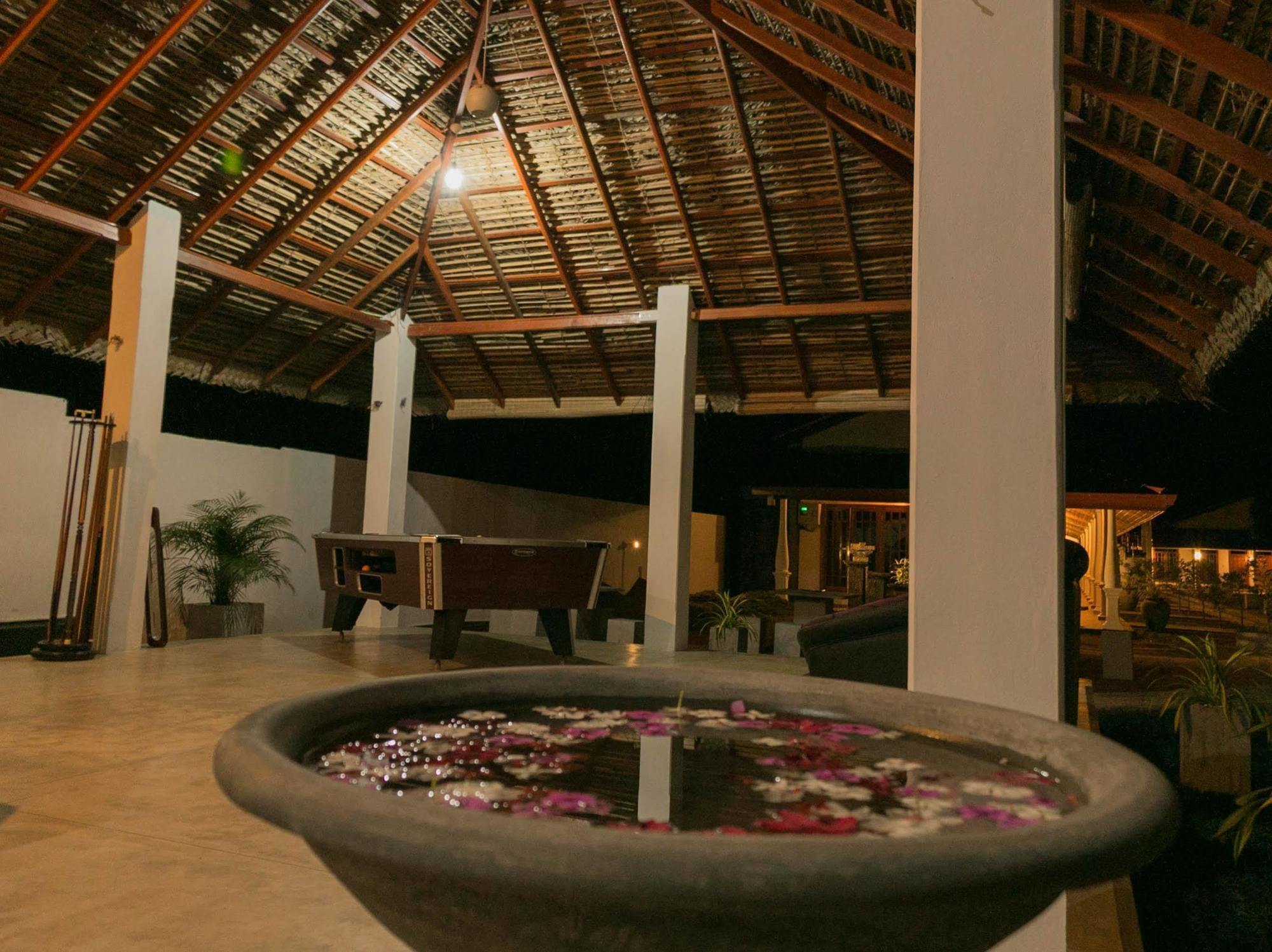 Palmera Eco Resorts Nilaveli Trincomalee Extérieur photo